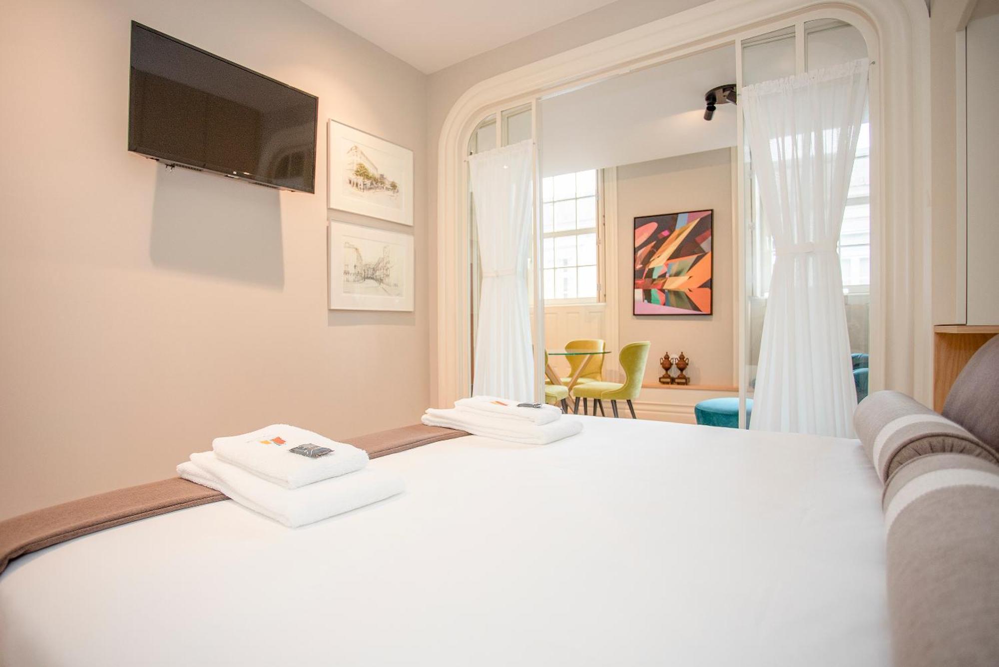 Liiiving In Porto - Cedofeita Charming Apartment Luaran gambar