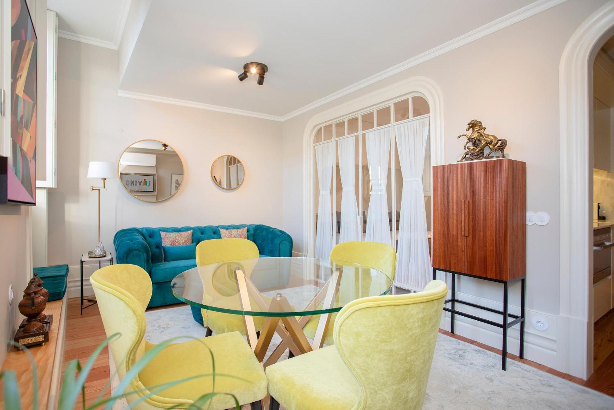 Liiiving In Porto - Cedofeita Charming Apartment Luaran gambar