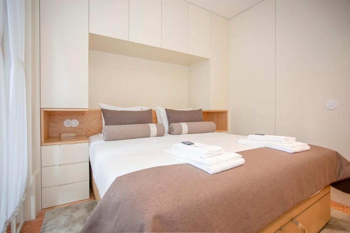 Liiiving In Porto - Cedofeita Charming Apartment Luaran gambar