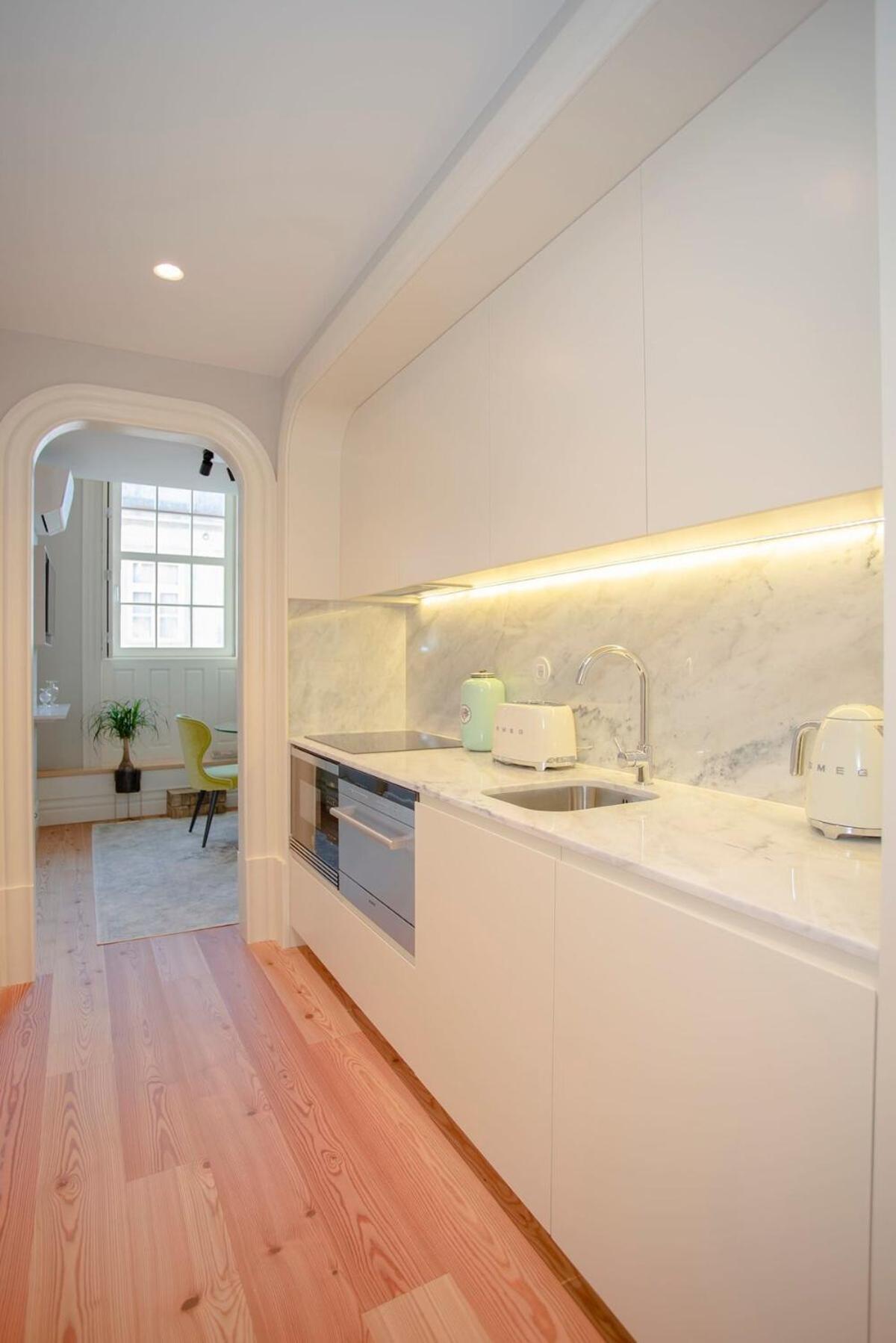Liiiving In Porto - Cedofeita Charming Apartment Luaran gambar