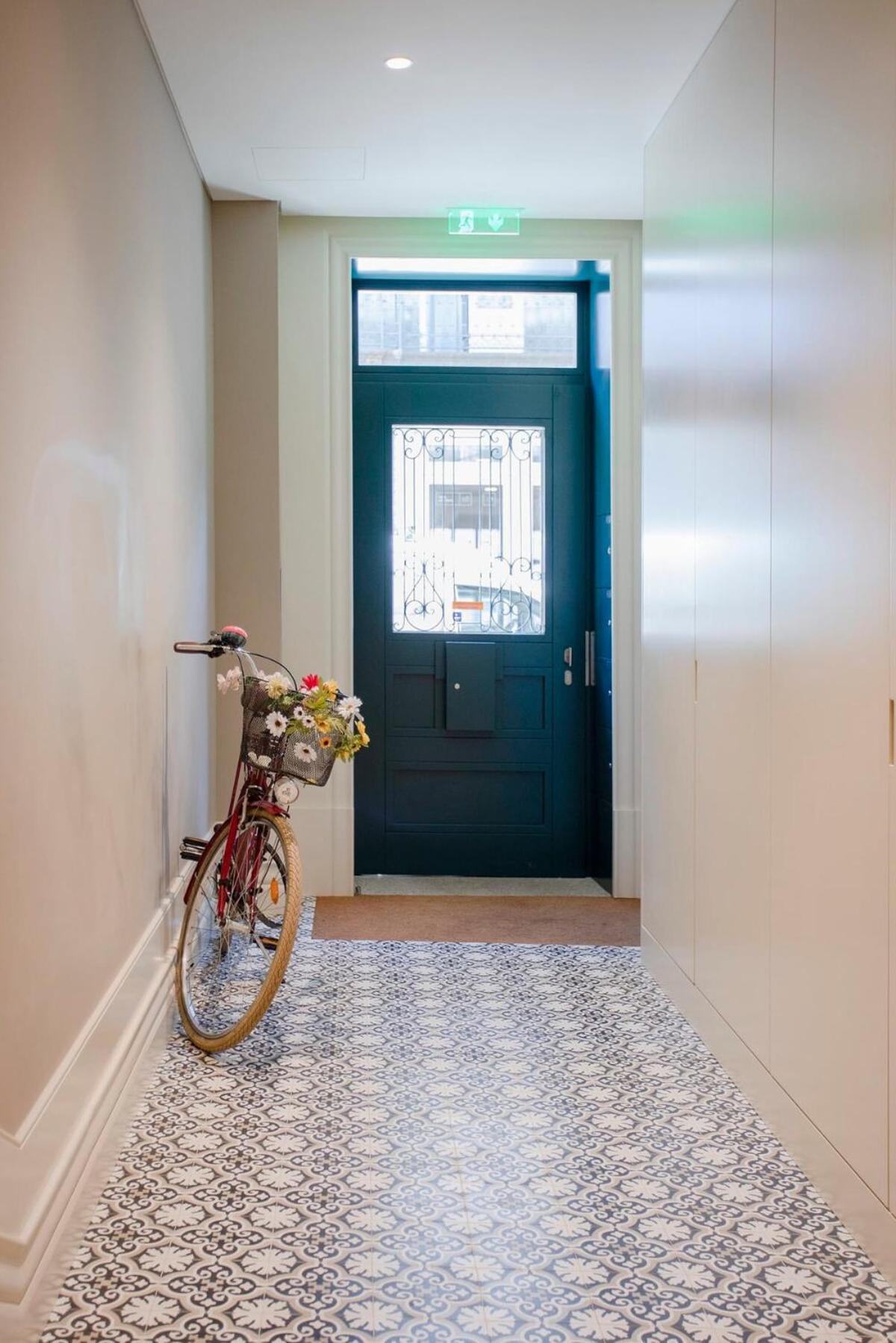Liiiving In Porto - Cedofeita Charming Apartment Luaran gambar